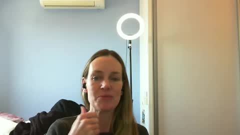 Anny online show from 11-11-25, 04:07