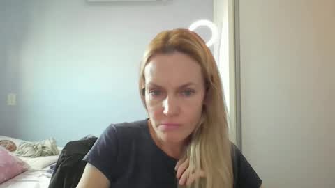 Anny online show from 04-30-26, 10:54