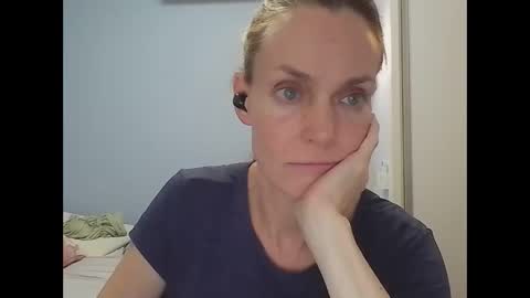 Anny online show from 04-30-26, 08:57