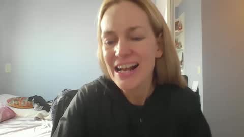 Anny online show from 05-04-26, 12:23