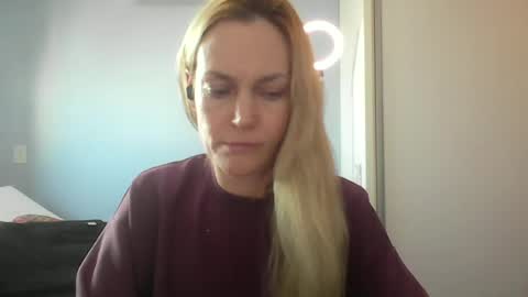 Anny online show from 06-17-26, 12:18