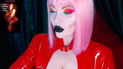 Snapshot of crazypinkyball chatting on 12-21-24, 01:53 Roxy online show from 12-21-24, 01:53