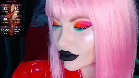 Snapshot of crazypinkyball chatting on 12-26-24, 02:48 Roxy online show from 12-26-24, 02:48