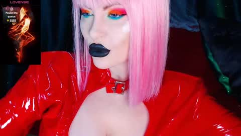 Snapshot of crazypinkyball chatting on 01-18-25, 02:55 Roxy online show from 01-18-25, 02:55