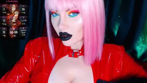 Snapshot of crazypinkyball chatting on 01-21-25, 01:00 Roxy online show from 01-21-25, 01:00