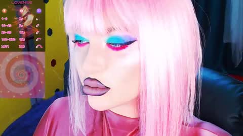 Snapshot of crazypinkyball chatting on 09-20-25, 04:41 Roxy online show from 09-20-25, 04:41