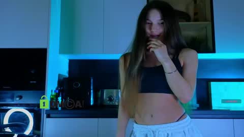 Snapshot of crazzy_cherry chatting on 05-08-26, 12:21 crazzy cherry online show from 05-08-26, 12:21