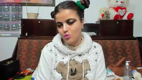 Snapshot of crazzy_pussy chatting on 05-10-26, 02:44 Ana online show from 05-10-26, 02:44