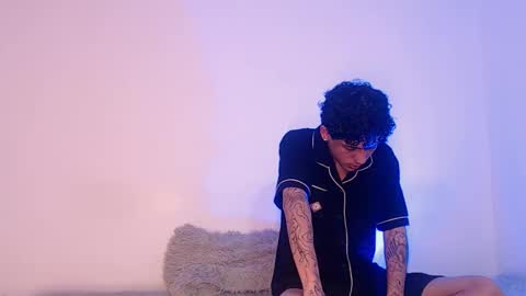  CAMILA Y SEBASTIAN online show from 10-08-25, 11:57