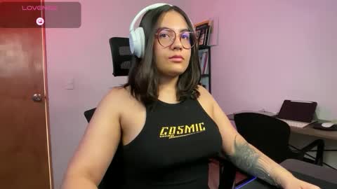 Snapshot of creamy_zamy chatting on 12-21-25, 07:32 Your Indie Cream Dream online show from 12-21-25, 07:32