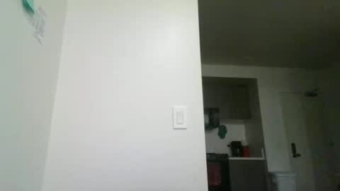 Snapshot of creamychocolate7 chatting on 11-12-25, 08:48 Beauty online show from 11-12-25, 08:48