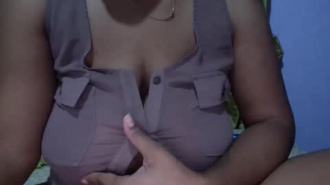 Snapshot of creamycocobabe chatting on 01-18-26, 09:51 CreamyCocoBabe online show from 01-18-26, 09:51