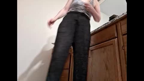 Snapshot of creamydilf11 chatting on 11-19-25, 06:57 creamydilf11 online show from 11-19-25, 06:57