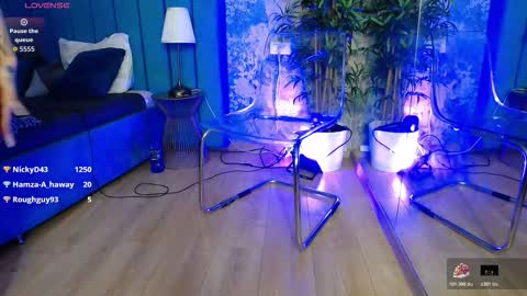 Sophie online show from 02-15-26, 06:21