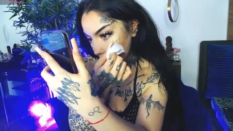 Snapshot of creamyinkk chatting on 04-07-26, 04:57 Sophie online show from 04-07-26, 04:57