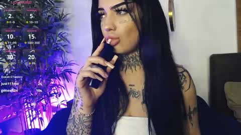 Snapshot of creamyinkk chatting on 04-18-26, 07:34 Sophie online show from 04-18-26, 07:34