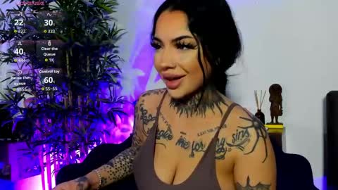 Snapshot of creamyinkk chatting on 05-11-26, 06:08 Sophie online show from 05-11-26, 06:08