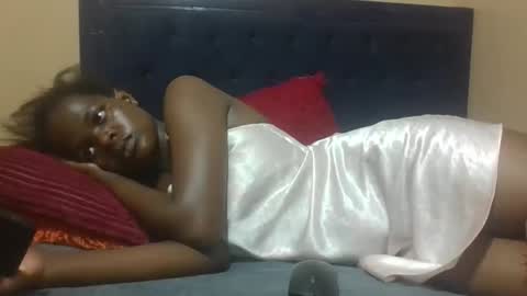 Snapshot of creamymomma chatting on 01-15-26, 07:02 verah online show from 01-15-26, 07:02