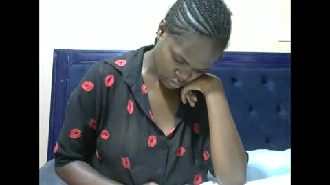 Snapshot of creamymomma chatting on 02-01-26, 07:01 verah online show from 02-01-26, 07:01