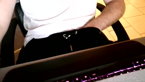 Snapshot of creator8871 chatting on 09-29-25, 02:00 creator8871 online show from 09-29-25, 02:00