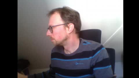 Snapshot of creloxp chatting on 03-07-25, 01:29 creloxp online show from 03-07-25, 01:29