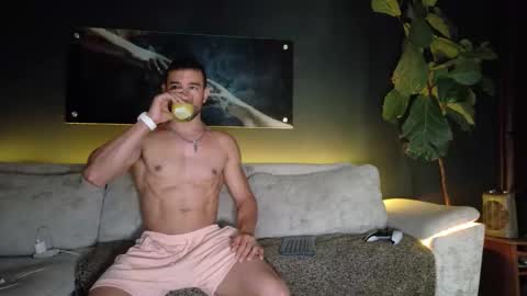 Snapshot of crhistian1_ chatting on 03-27-26, 04:29 CRHISTIAN online show from 03-27-26, 04:29