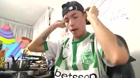 Snapshot of criiscs chatting on 11-04-25, 07:40 criiscs online show from 11-04-25, 07:40