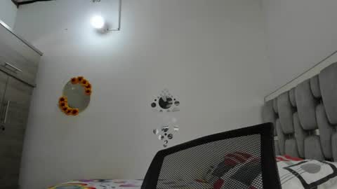 Snapshot of criistal_0 chatting on 06-11-26, 06:39 criistal_0 online show from 06-11-26, 06:39