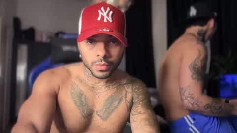 Snapshot of criistan14 chatting on 11-17-25, 04:13 Horny Guys online show from 11-17-25, 04:13