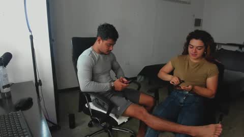 Crimson heart online show from 12-19-24, 02:46