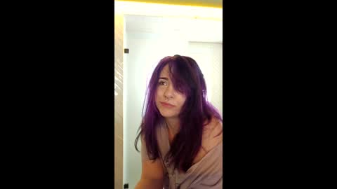 Snapshot of crimsonkitten chatting on 05-11-26, 05:32 Crimson Kitten online show from 05-11-26, 05:32