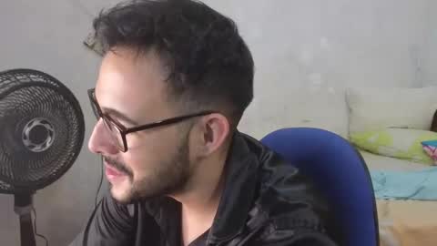 Snapshot of cris_simons chatting on 12-03-24, 04:58 cris_simons online show from 12-03-24, 04:58