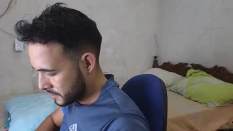 Snapshot of cris_simons chatting on 12-04-24, 04:32 cris_simons online show from 12-04-24, 04:32