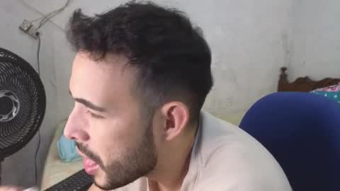 Snapshot of cris_simons chatting on 12-06-24, 12:12 cris_simons online show from 12-06-24, 12:12