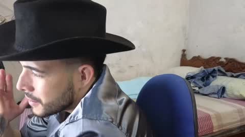 Snapshot of cris_simons chatting on 12-20-24, 01:58 cris_simons online show from 12-20-24, 01:58