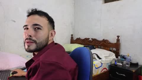 Snapshot of cris_simons chatting on 12-24-24, 11:00 cris_simons online show from 12-24-24, 11:00