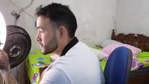 Snapshot of cris_simons chatting on 01-01-25, 08:37 cris_simons online show from 01-01-25, 08:37