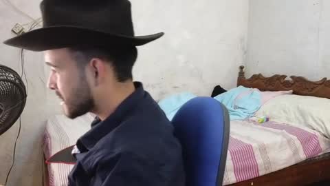 Snapshot of cris_simons chatting on 01-18-25, 03:53 cris_simons online show from 01-18-25, 03:53