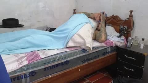 Snapshot of cris_simons chatting on 01-25-25, 02:37 cris_simons online show from 01-25-25, 02:37