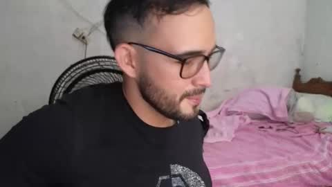 Snapshot of cris_simons chatting on 02-14-25, 10:47 cris_simons online show from 02-14-25, 10:47