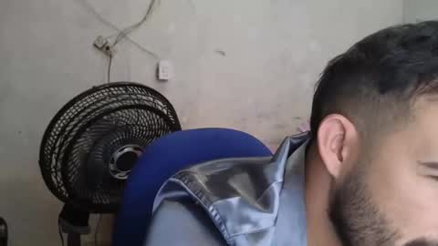 Snapshot of cris_simons chatting on 02-18-25, 12:15 cris_simons online show from 02-18-25, 12:15