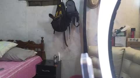 Snapshot of cris_simons chatting on 02-19-25, 12:14 cris_simons online show from 02-19-25, 12:14