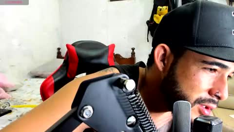 Snapshot of cris_simons chatting on 11-03-25, 04:36 cris_simons online show from 11-03-25, 04:36