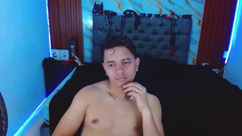 CRISANDMERY online show from 11-30-25, 02:26