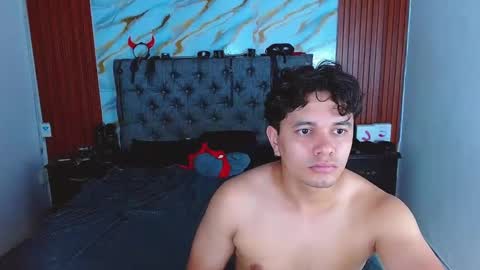 CRISANDMERY online show from 05-12-26, 05:59