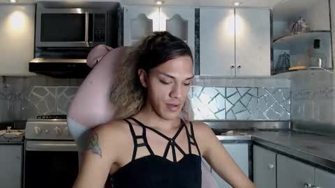 Snapshot of crisozzz chatting on 03-07-26, 06:38 Cristina Onazis online show from 03-07-26, 06:38