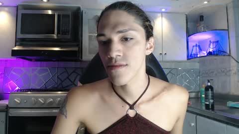 Snapshot of crisozzz chatting on 04-11-26, 06:45 Cristina Onazis online show from 04-11-26, 06:45