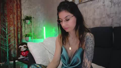 crissy_love online show from 02-18-25, 07:43