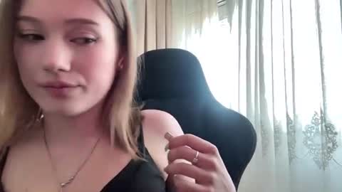 crissymemo online show from 06-16-26, 04:09