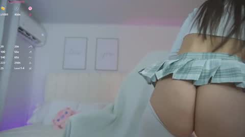 Snapshot of cristal_bunny chatting on 11-21-25, 12:54 Cristal online show from 11-21-25, 12:54